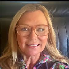 Susan Snead's Instagram, Twitter & Facebook