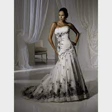 White Gothic Wedding Dress Naf Dresses Red Wedding Dresses Wedding Dresses Alternative Wedding Dresses