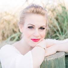 Peak Performance: Mindset Tools for Managers (Peak Performance Series)  (English Edition) eBook : Seversen, Erik, Adams, Kim, Dobos, Laura,  Guberman Isaacs, Nicole, Hertel, Anna, Howe, Chris, Nouri, Usama, O'Dell,  Thomas, Schiff, Robert,