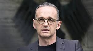 He is known for his work on pelzig hält sich (2011), heute journal (1978) and. Faktencheck Maas Fordert Keine Impfpass Pflicht Fur Kauf Von Lebensmitteln Web De