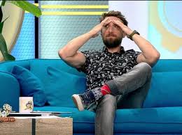 Valentin sanfira și iubita lui codruța s au izolat în casă si își procura hrana direct din natura. Dani OÅ£il Nu Stie Ce I Ascunde Logodnica LegÄturÄ Fierbinte Cu Un BÄrbat Celebru Evenimentul Zilei