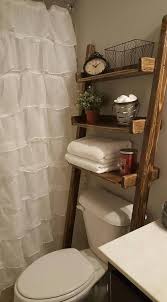 We build these to order. Die Schiefe Leiter Regal Wurde Zuerst Pro Wunsch Des Kunden Gebaut Ich Baue Sie Und Bieten Ihnen In Meine Bathroom Shelf Decor Over Toilet Shelves Over Toilet