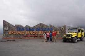 Bisa menggunakan kendaraan pribadi, atau memesan paket tour, langsung ke bromo, sesampainya di kawasan cemoro lawang bisa sewa jeep bromo. Catatan Perjalanan Tips Informasi Tour Harga Tiket Dan Rute Ke Taman Nasional Bromo Tengger Semeru Tnbts Fanyanto Eko Cahyo