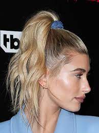 It Frisur Pferdeschwanz So Stylst Du Ihn Voluminos Und Rutschfest Hailey Baldwin Hair 90s Hairstyles Hair Styles