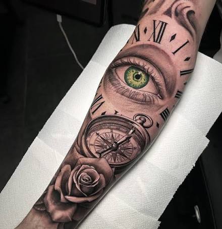 Os dejo por aquí este tattoo que he realizado hoy en unas 4 horas en el  antebrazo y parte del bíceps. Se que os tengo el tema de los tatuajes un  poco