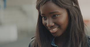 La fille du patron est rapidement sous le charme de cet ouvrier réservé et secret qui s'ouvre peu à peu à son contact et se met à rêver d'une autre vie… In Girlhood A French Adolescent Comes Out Of Her Shell The New York Times