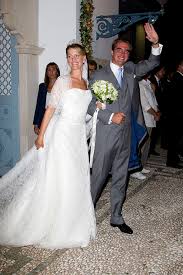 Dentro de la amplia gama de vestidos de novia, existen una serie de categorías y modelos, los cuales presentan sus variaciones dentro del mismo estilo, con la ventaja de que puedes elegir entre diferentes modelos diferentes que se encuentren dentro del estilo que estabas buscando. Los 10 Vestidos De Novia Princesa Mas Bonitos De Todos Los Tiempos