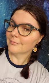 Soooooo I made some cuteeeeee earrings out of some lightweight plastic  ornaments 🎄🎁