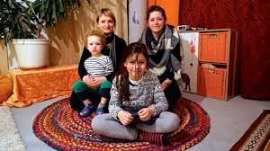 Je nach lebenssituation sind unterschiedliche finanzielle hilfen möglich. Alleinerziehende Zwei Mutter Zwei Kinder Eine Wg Gesellschaft Sz De