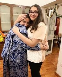 Smriti Irani Gives It Back To A Hater Who Bullied Her Daughter For Her Looks Says I M Proud To Be Her Mom Pinkvilla