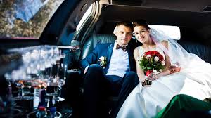 How much does it cost to rent a limousine for an hour. How Much Does It Cost To Rent A Limo For A Wedding Service Prices