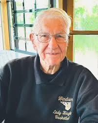 Eddie Karana's Instagram, Twitter & Facebook