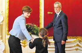 Die ehefrau des diplomaten michael rendi, der einst drozdas kabinettschef war, hat sich. Wenn Immer Weniger Arzte In Den Krankenhausern Pdf Free Download