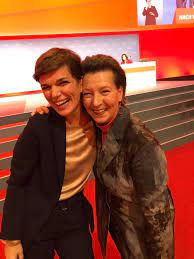 Daraufhin absolvierte sie eine facharztausbildung in london. Pamela Rendi Wagner Sagt Ich Gabriele Heinisch Hosek Facebook