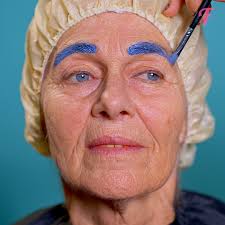 Una anciana se somete a un impresionante cambio de imagen.