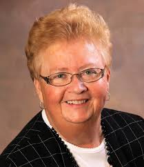 Elise Dennison's Instagram, Twitter & Facebook