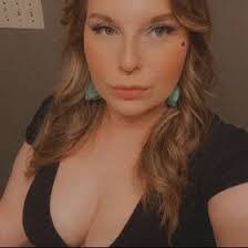 Leah Rodgers's Instagram, Twitter & Facebook