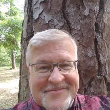 Are there cherry blossom trees in Seamon park or other local public places  in Saugerties Village, New York?