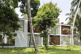 O briefing do cliente era simples e curto um forte parecido com uma casa que é possível. Private Residence The Regimented House The Plan