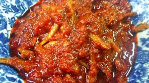 Goreng ikan bilis dan petai sehingga garing dan ketepikan. Resepi Sambal Tumis Ikan Bilis Sedap