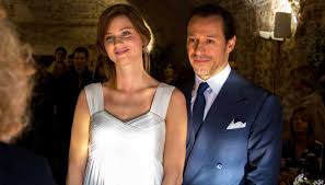 Il pancione della futura mamma è quello di bianca vitali, moglie di stefano accorsi, le mani del papà sono quelle dell'attore e le manine sono quelle di lorenzo, il loro primo figlio, nato nel 2017. Stefano Accorsi Sposa A Sorpresa Bianca Vitali Dilei