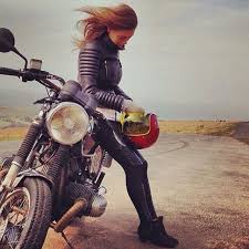 фото девушек с русыми волосами со спины на аву Kartinki Po Zaprosu Devushka Na Motocikle Avu Cafe Racer Girl Classic Motorcycles Motorcycle Girl