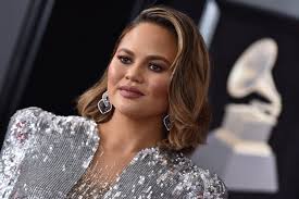 Pete davidson ripped into chrissy teigen on this week's saturday night live.. The Chrissy Teigen Courtney Stodden Bullying Controversy Explained Glamour