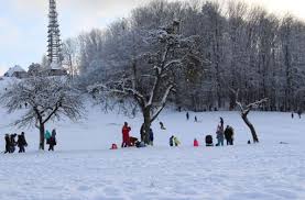 Darum erscheint der himmel über stuttgart gelb. Tagestouristen In Stocksberg Und Prevorst Immer Noch Andrang Im Schneegebiet Beilstein Marbacher Zeitung