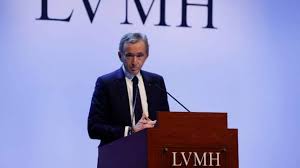 Bernard arnault is the son of jean leon arnault, who was working as a manufacturer at the time. 6d2f4rvnb Hk4m