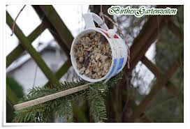 Es Ist Angerichtet Das Vogelfutter Buffet Vogelfutter Gruner Garten Vogelfutter Selber Machen