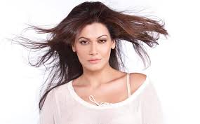 Actress payal rohatgi, known more for her controversial social media posts had a taste of trolling when she tweeted about her father's money being stuck in yes bank and asked modi govt to. Payal Rohatgi Reacts After Being Accused Of Taking Money For Anti Muslim Tweets In A Viral Video