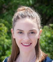 Nicole Bray's Instagram, Twitter & Facebook