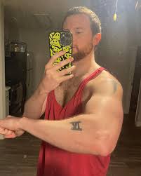 oops i went a couple months without posting again. the only pictures i've  been taking are of my dog and my gym progress 🥸 maybe i'll post more in  2024. little throwback