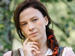 Джун Нэш (June Nash)