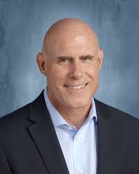 Tim Utt's Instagram, Twitter & Facebook