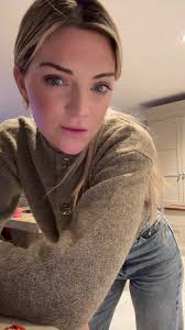 Understanding Influence and De-Influence in Social Media