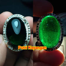 Sebaiknya pilihlah murai batu (mb) yang rongga mulutnya berwarna hitam pekat karena menandakan kalau burung tersebut sudah berumur. Cincin Batu Kecubung Wulung Tembus Warna Hijau Lazada Indonesia
