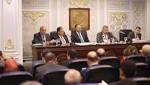 النواب يلتفون حول وزير الصحة