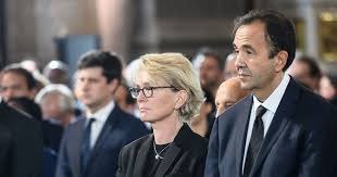 Longtemps conseillère en communication de son papa, jacques, elle a (enfin) décidé d'accomplir son destin de chirac. Claude Chirac Et Son Mari Frederic Salat Baroux Lors Des Obseques De Jacques Chirac En L Eglise Saint Sulpice A Paris Le 30 Septembre 2019 C Eliot Blondet Purepeople