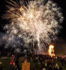Xmas On The Bayou Bonfires On The Mississippi River Just Outside Of New Orleans I Did Not Take This Photo But Found Photo Mississippi River Favorite Places