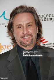 Anna Szarek during Invest in Our World Benefit