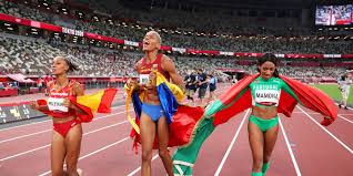 Patrícia mamona, de 32 anos, conseguiu o objetivo logo no primeiro salto, quando precisava de igualar ou superar os 14,40 metros ou ser uma das 12 melhores da qualificação, para estar na final. V7y01eyfqsrp1m