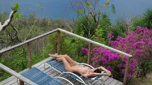 Rachel Cook se muestra desnuda en un video filtrado mientras modela - Dale  Porno