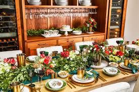 Whether you're going for a timeless look or contemporary glamour, our assortment of holiday table settings gives you plenty to be merry about. 44 Christmas Table Decorations Place Settings Holiday Tablescapes