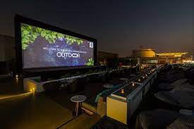 Outdoor Cinemas In Dubai Perfect For Cooler Months Outdoor Cinema Open Air Cinema Cinema