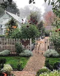 A beautiful botanical gardens wedding venue. Meg S Oldfarmhouse Foggy Morning Pretty Dream Garden Beautiful Gardens Garden Planning