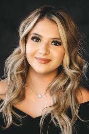 Rachelle Jones's Instagram, Twitter & Facebook