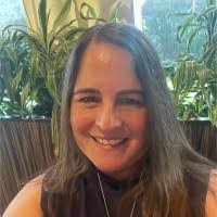 Beth Mccall's Instagram, Twitter & Facebook