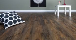 Lantai vinyl plank adalah jenis vinyl dengan bentuk per segi panjang. Harga Lantai Vinyl Per Meter 2021 Daftar Terbaru Harga 2021