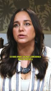 Recibimos la visita de estudiantes de la Unidad Educativa Municipal  Calderón. Es siempre un gusto poder compartir con los jóvenes, escucharlos  y compartir nuestras vivencias.